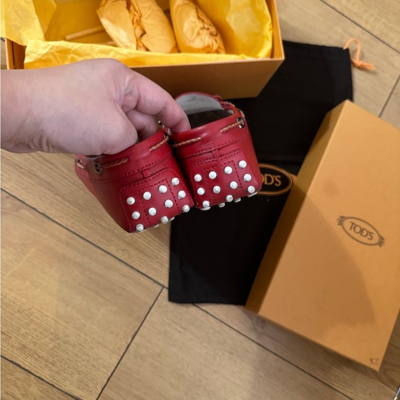 Preloved Tod’s red leather bow loafers flats siz38 - Picture 11 of 11